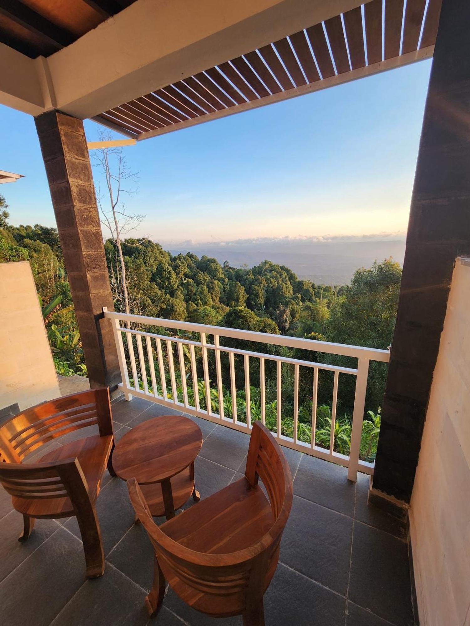 Manik Bulan Apartment Munduk  Bagian luar foto